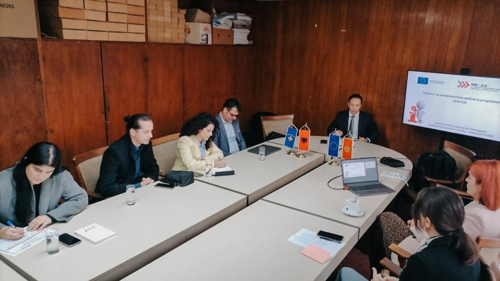 Takim me përfaqësuesit e Ministrisë së Punëve Evropiane dhe Sekretariatit të Përbashkët Teknik për bashkëpunimin ndërkufitar me Shqipërinë dhe Kosovën