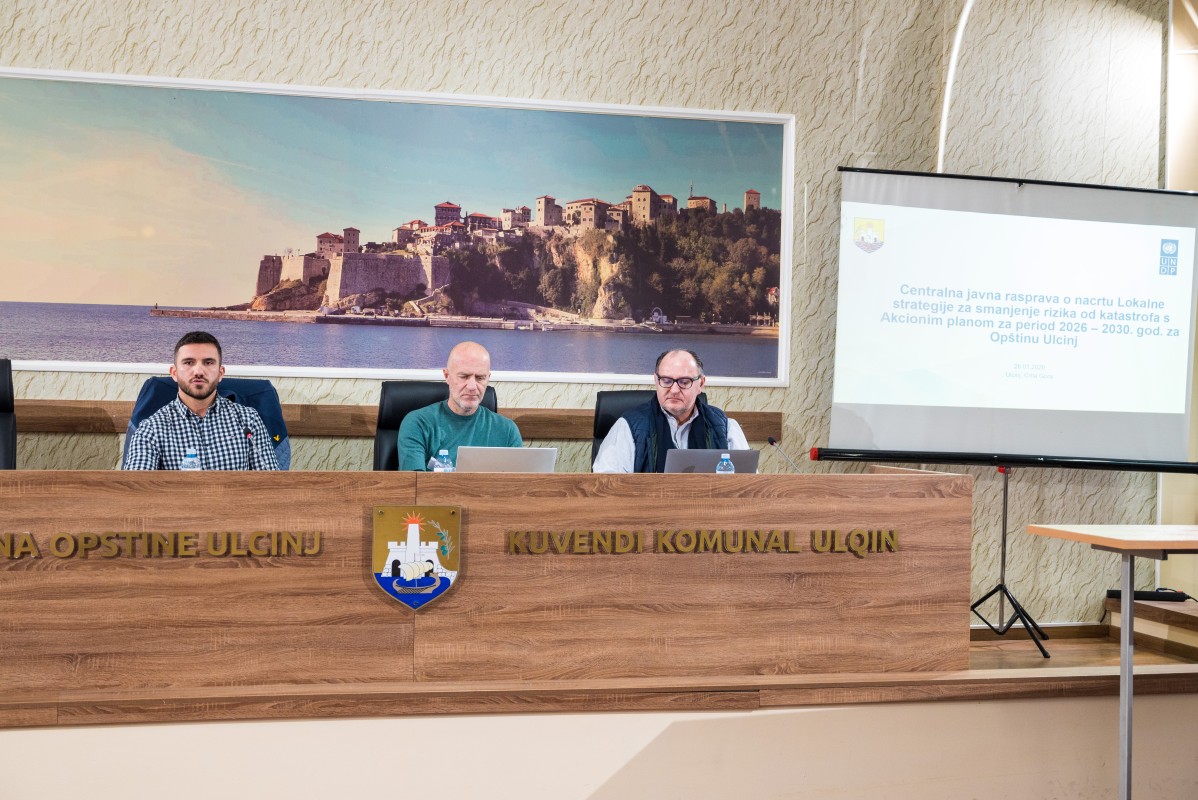 U mbajt Shqyrtimi Publik Qendror për Strategjinë Lokale për Zvogëlimin e Rrezikut nga Fatkeqësitë