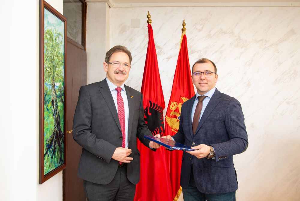 Predsjednik skupštine Mavriq sastao se s njemačkim ambasadorom Peter Feltenom