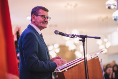 Kryetari i Ulqinit Loro Nrekiq  uron qytetarët për Vitin E Ri 2020