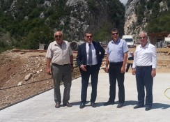 Kryetari i Komunës Loro Nrekiqi me bashkëpunëtorë vizituan punimet që po zhvillohen në rrugën magjistrale Ulqin – Krythë